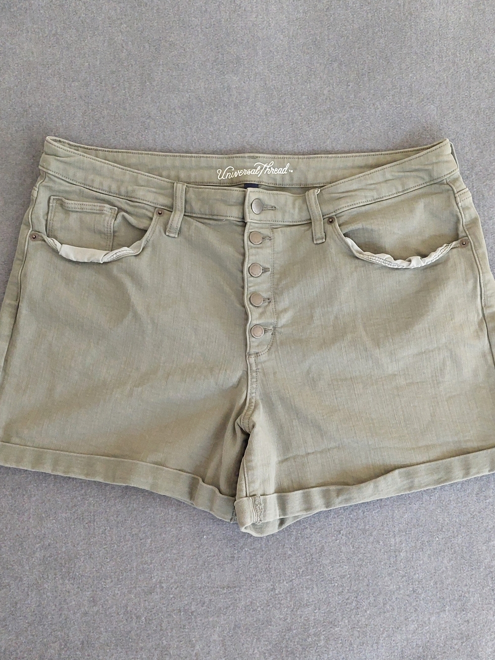 Universal Thread Olive Green High Rise Midi Shorts Button Fly Size 18/34